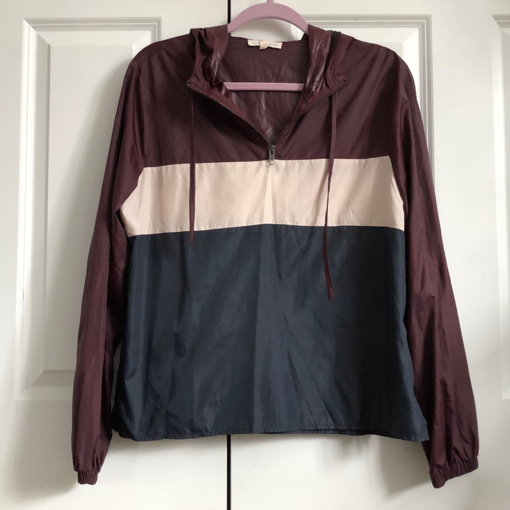 Lightweight windbreaker